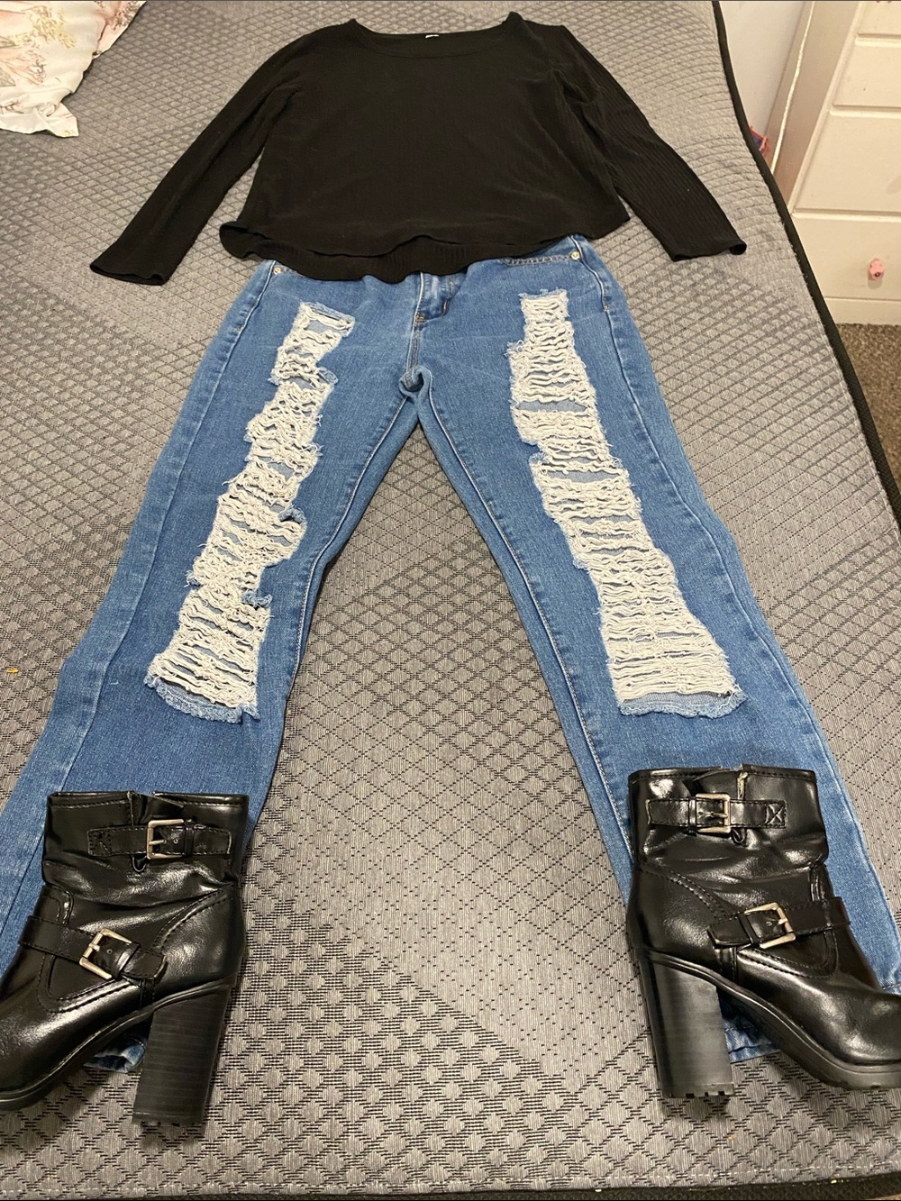 3 SET Women’s Distressed Blue Jeans, black long sleeved shirt ,black ankle boots